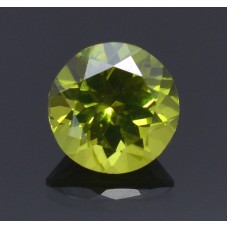 Peridot 7mm round facet  1.35 cts
